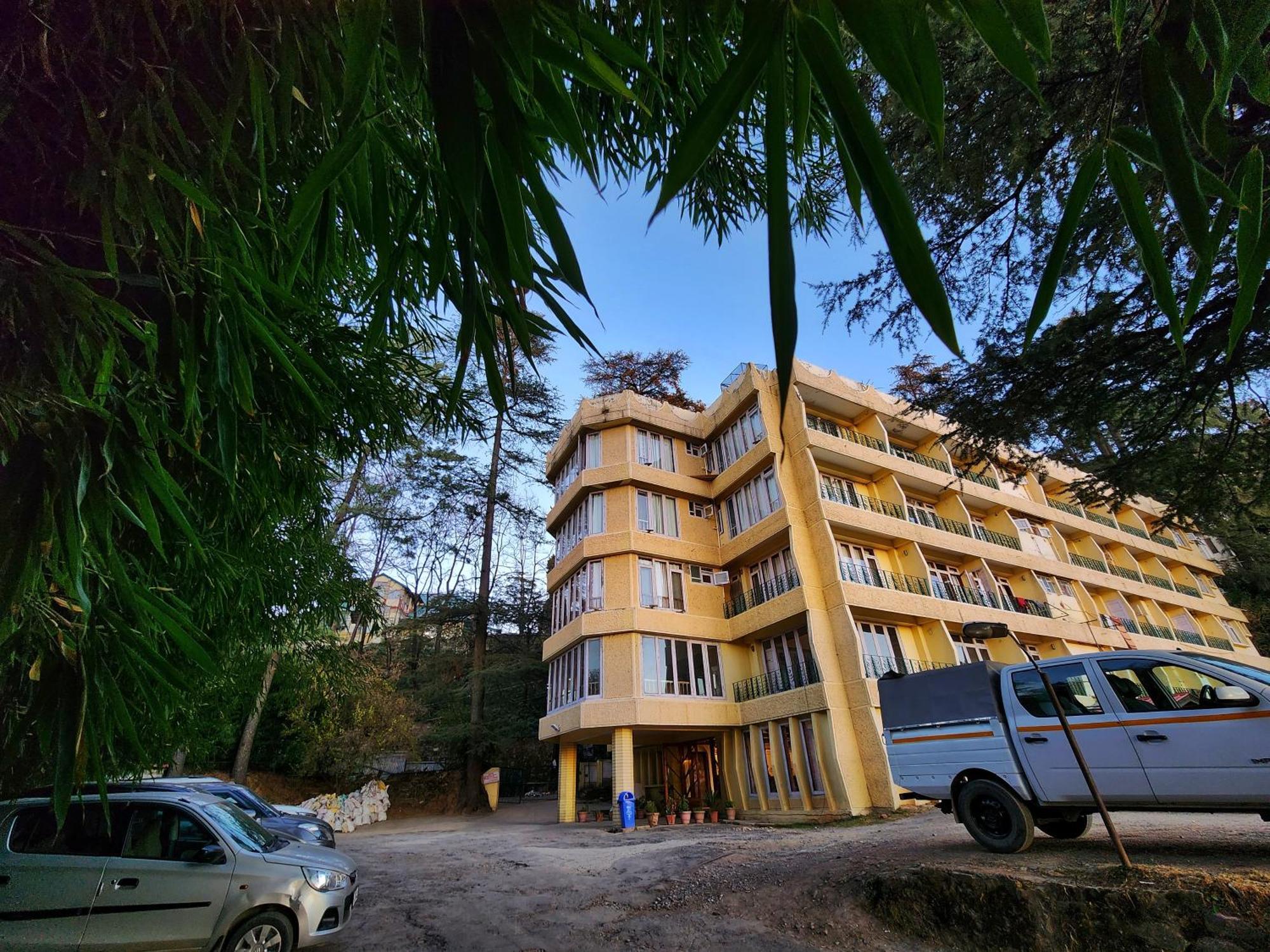 Hotel Pineview Шімла Екстер'єр фото