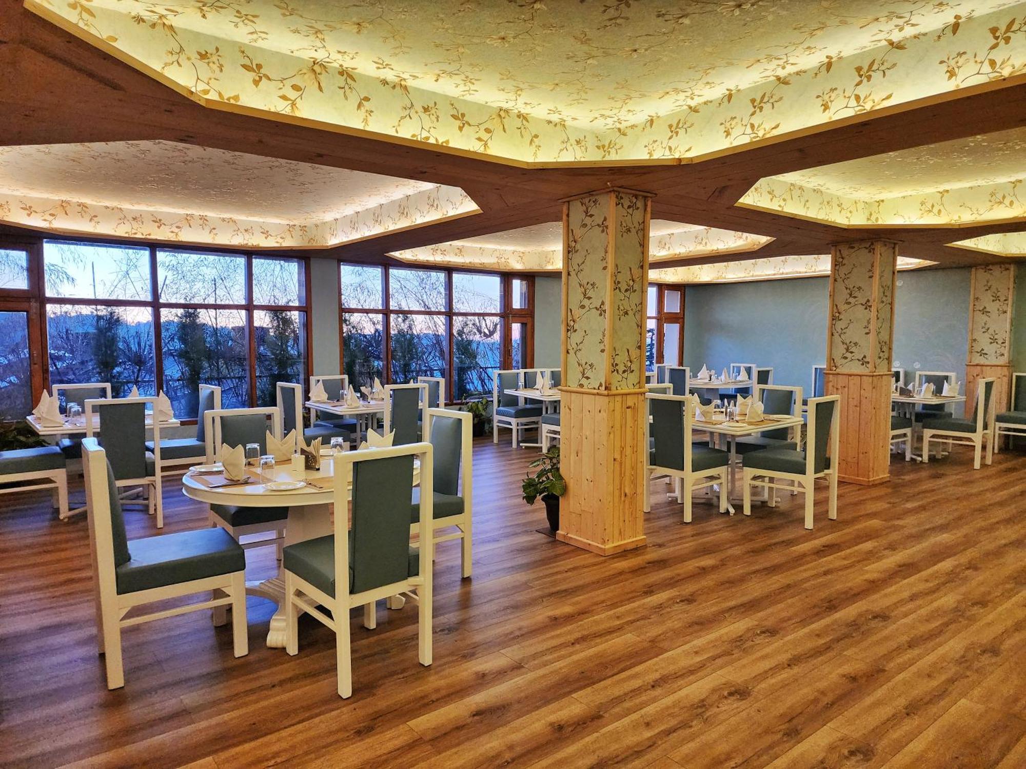 Hotel Pineview Шімла Екстер'єр фото