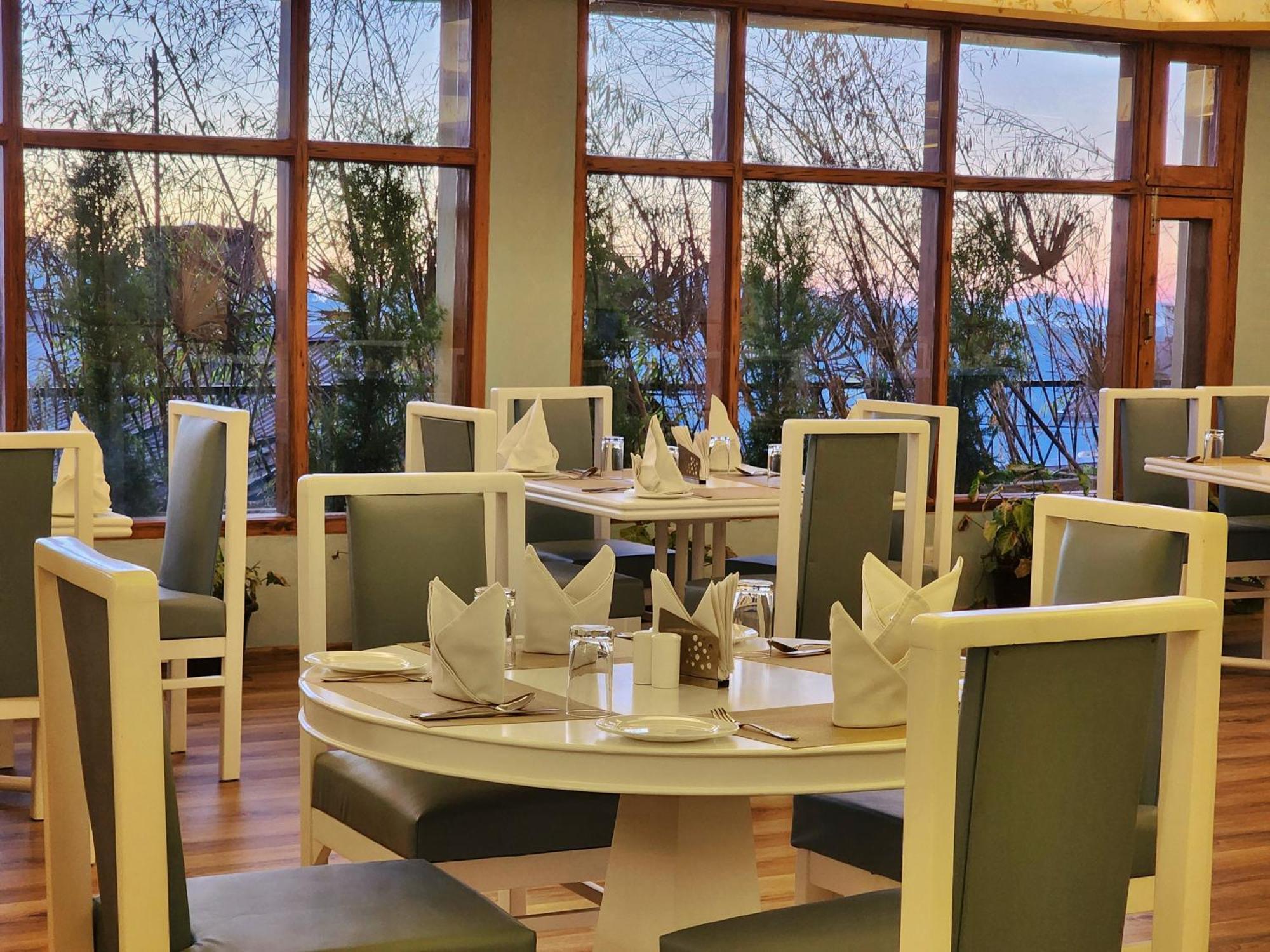 Hotel Pineview Шімла Екстер'єр фото