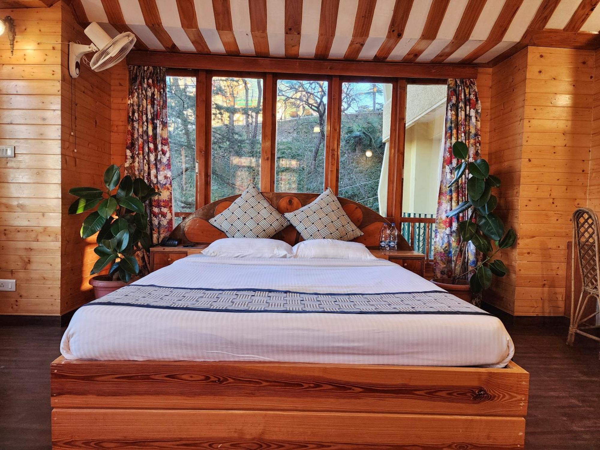Hotel Pineview Шімла Екстер'єр фото