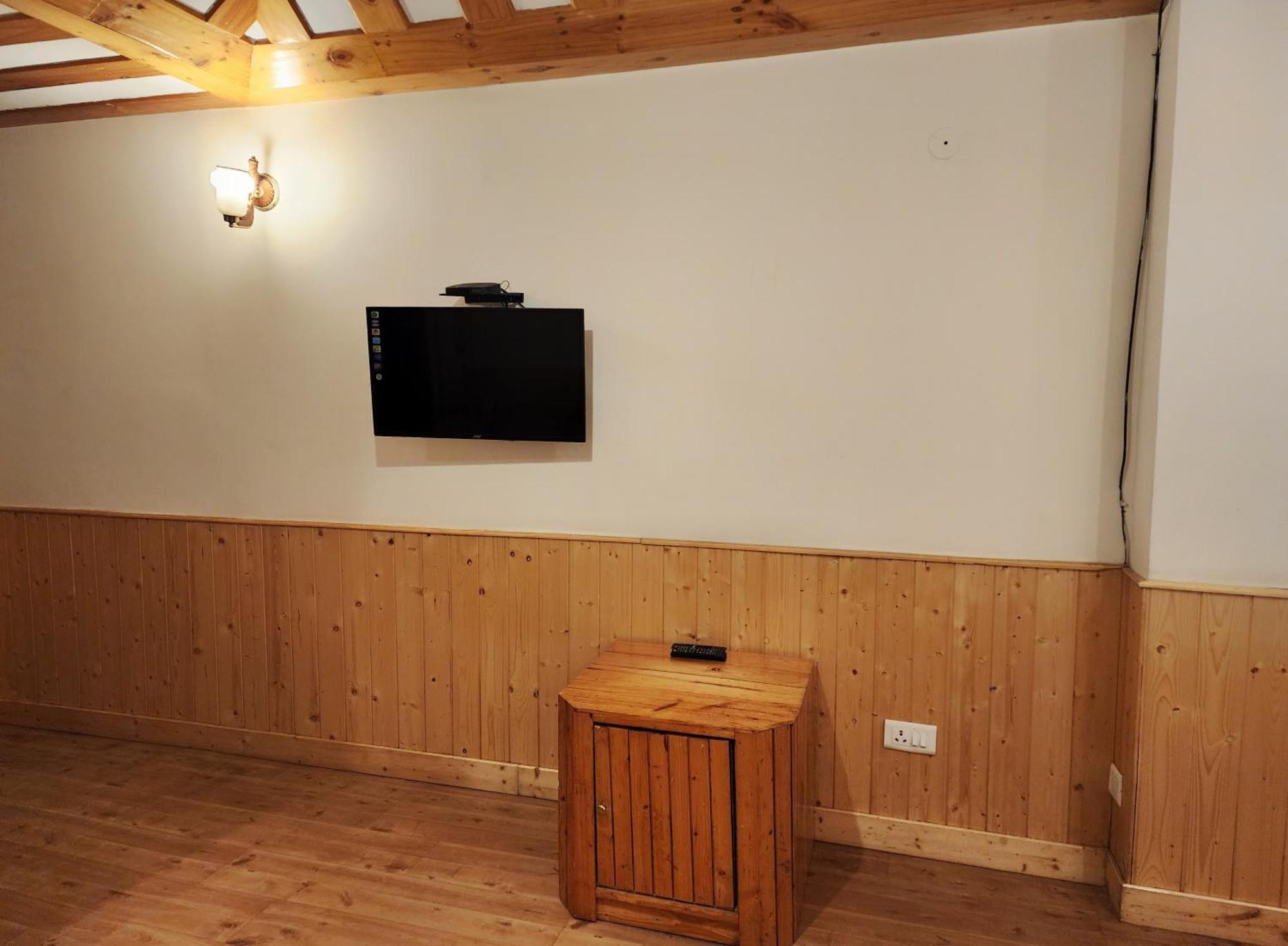 Hotel Pineview Шімла Екстер'єр фото