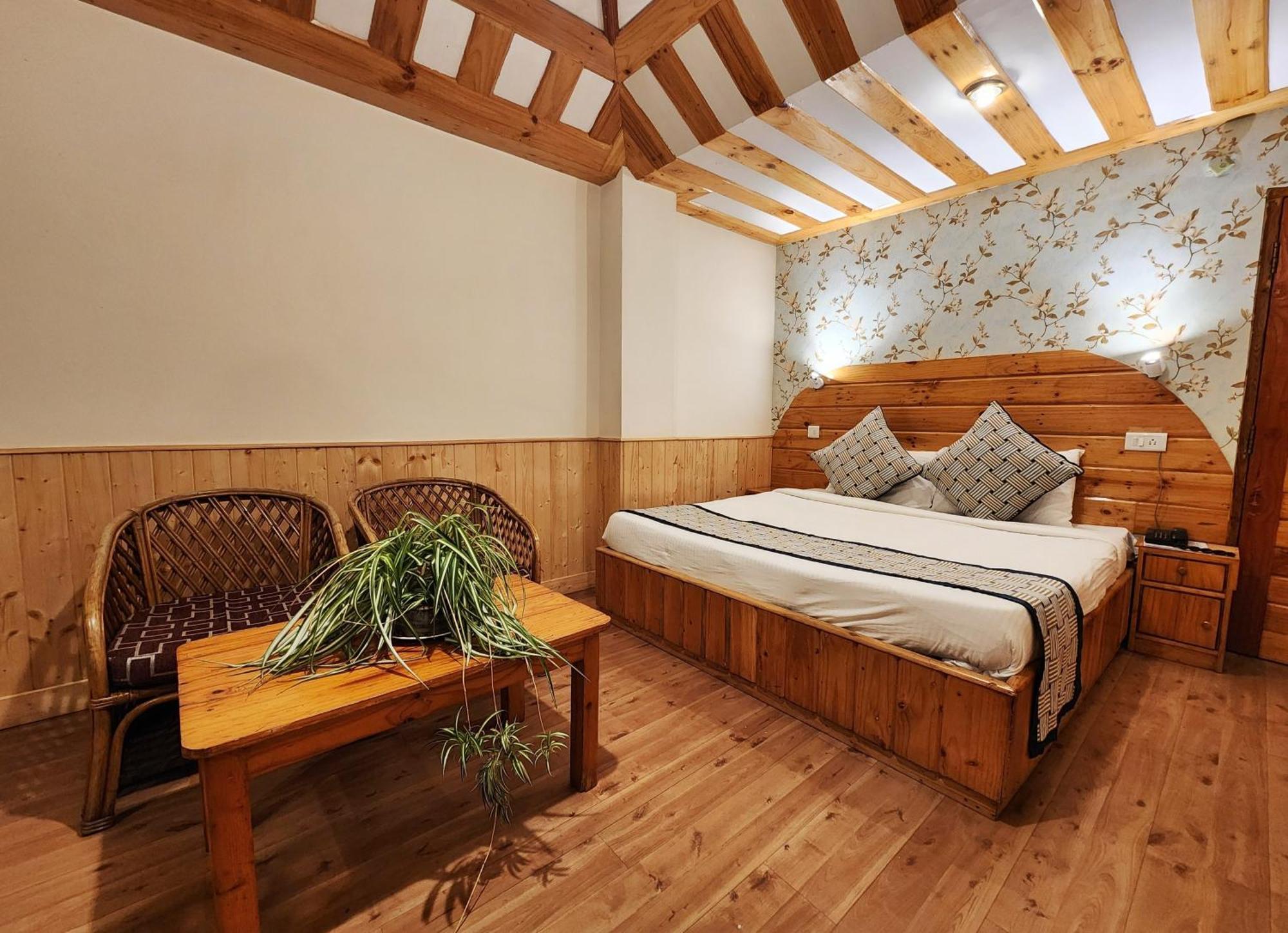 Hotel Pineview Шімла Екстер'єр фото