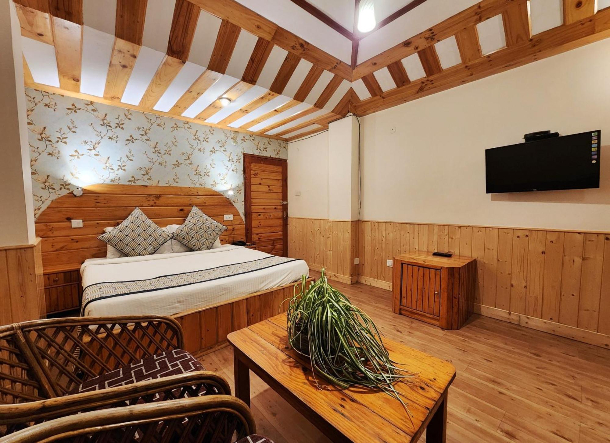 Hotel Pineview Шімла Екстер'єр фото